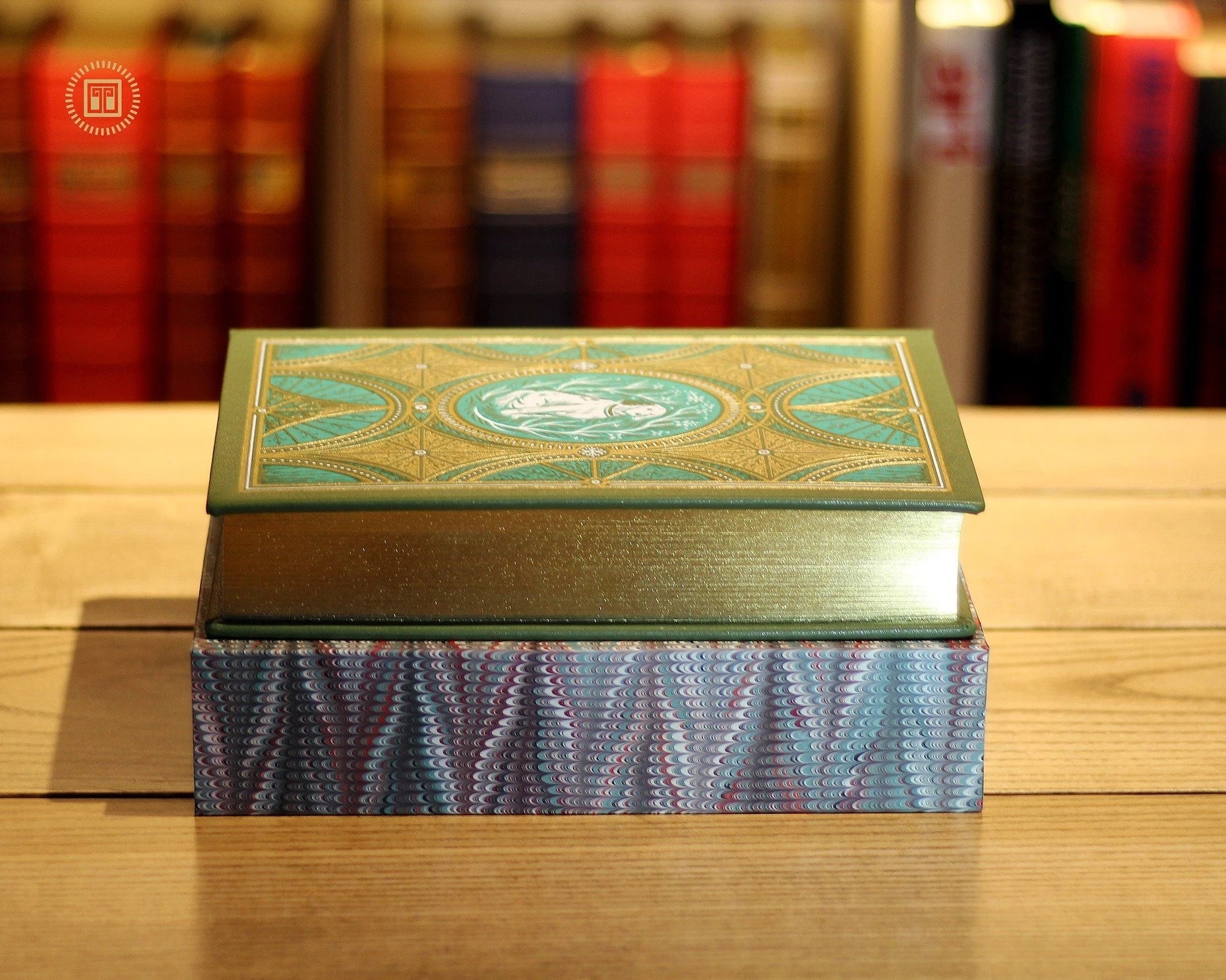 Con Bim Trắng Tai Đen