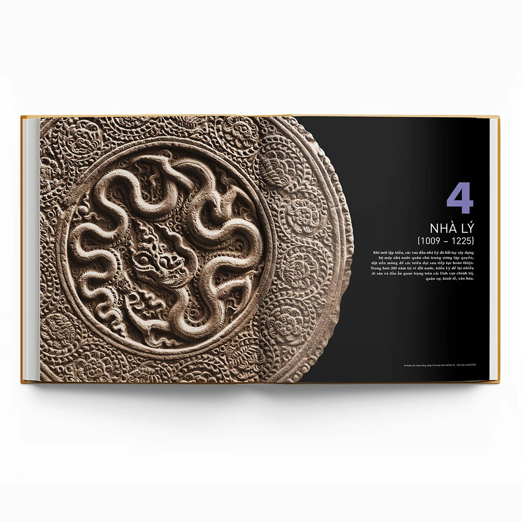 Lịch Sử Việt Nam Bằng Hình - Bìa Cứng - Tặng Kèm 1 Bookmark + 4 Postcard