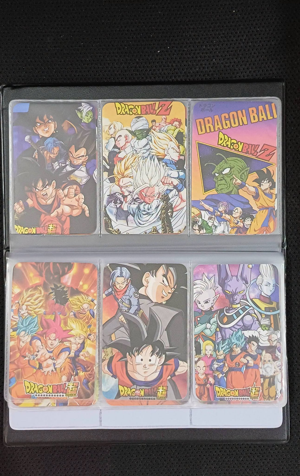Album bên trong có 60 tấm hình thẻ Dragon Ball