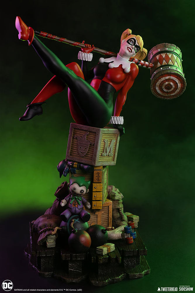 Sideshow The Harley Quinn On Throne (Deluxe) Maquette 1/4 scale
