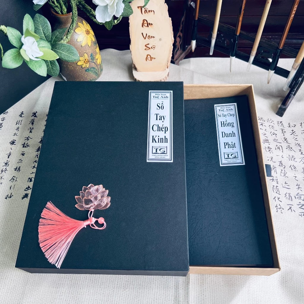 Sổ tay chép Kinh Hồng Danh Phật (tặng kèm bút)